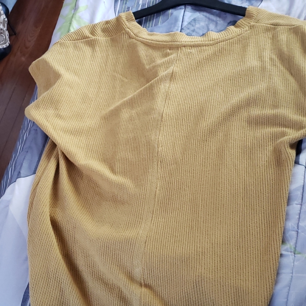 Top - Picture 3 of 3